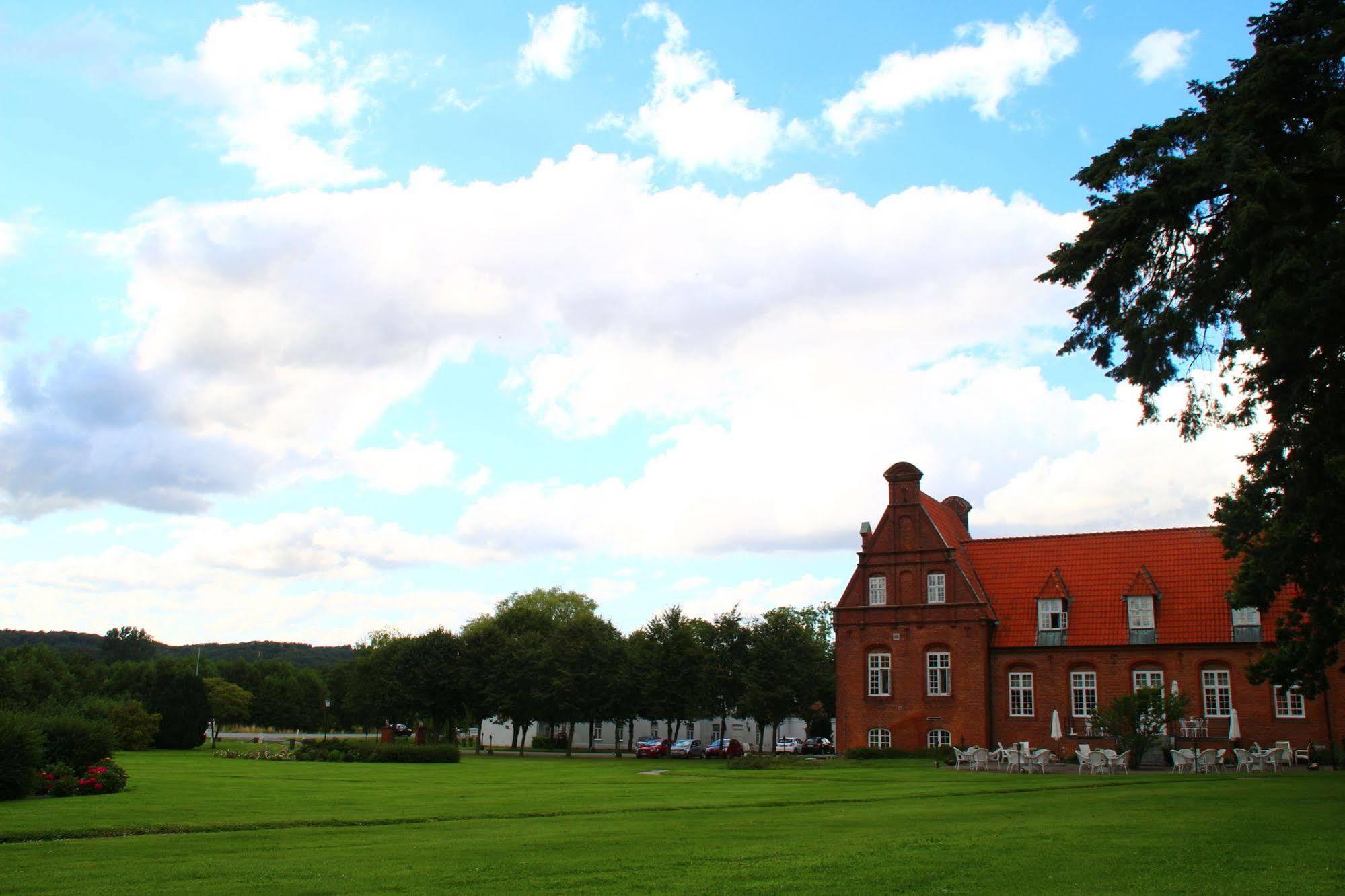 Sophiendal Manor Hotel Låsby Exterior foto